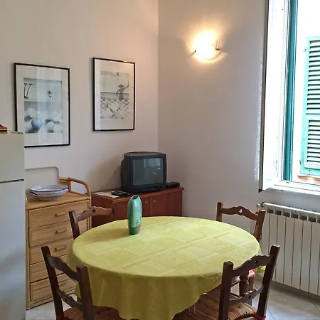 Apartment House Mario Levanto